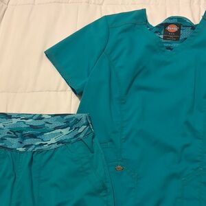Dickies Teal Medical Scrub Set with Teal Camo Waistband